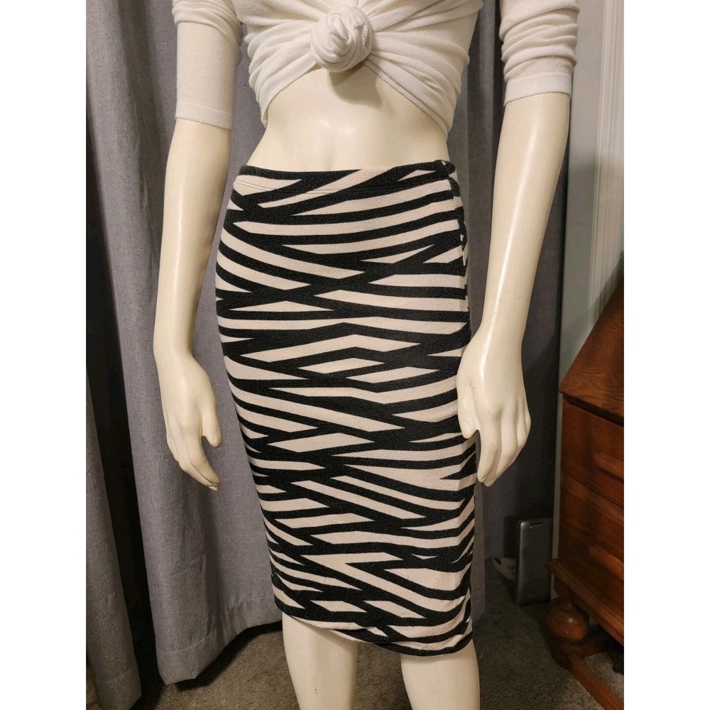 Y2k Pencil Stretch Skirt  Poetry Size S Black & Cream Criss Cross Stripes‎ Sz S